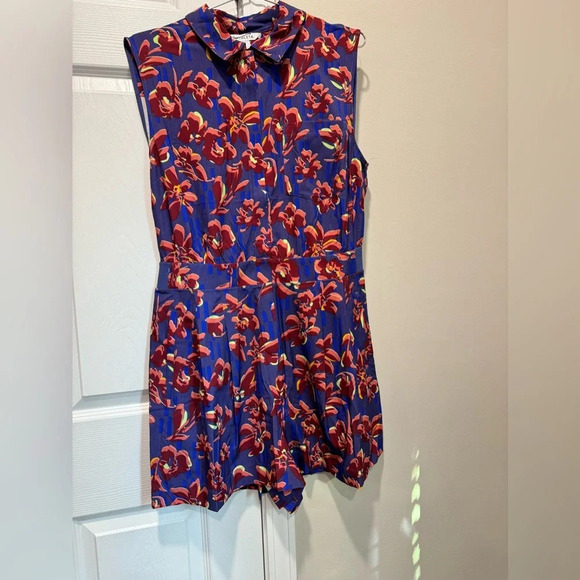 NWOT Athleta Brooklyn Utility
Multicolor Romper
$89 $178 | Size: 8 ; 12 - Picture 4 of 13